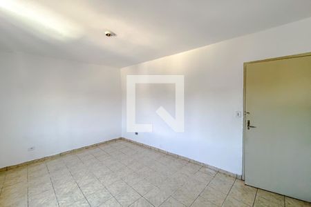 Quarto 1 de casa para alugar com 2 quartos, 72m² em Jardim Botucatu, São Paulo