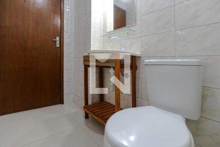 Banheiro de apartamento para alugar com 2 quartos, 54m² em Vila Mogilar, Mogi das Cruzes