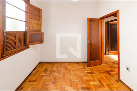 Quarto 1 de casa para alugar com 2 quartos, 60m² em Carlos Prates, Belo Horizonte