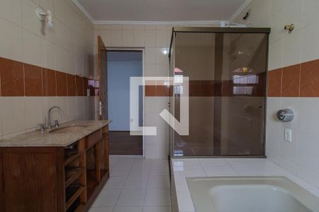 Banheiro Suíte de casa para alugar com 3 quartos, 220m² em Vila Bocaina, Mauá