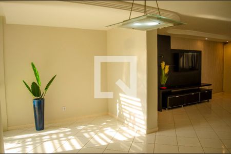 Casa para alugar com 4 quartos, 400m² em Setor Aeroporto, Goiânia