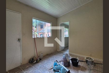 Sala de casa para alugar com 1 quarto, 50m² em Vargem Grande, Rio de Janeiro
