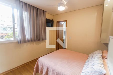 Suíte de apartamento à venda com 3 quartos, 135m² em Sagrada Família, Belo Horizonte
