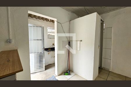Quarto de casa para alugar com 2 quartos, 30m² em Campininha, São Paulo