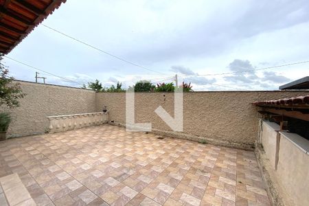 Área externa de casa para alugar com 5 quartos, 300m² em Santa Cruz, Belo Horizonte