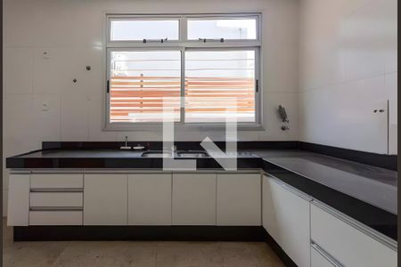 Cozinha de casa para alugar com 3 quartos, 306m² em São Bento, Belo Horizonte