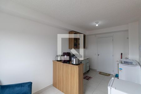 Sala/Cozinha/Área de Serviço  de apartamento para alugar com 2 quartos, 33m² em Engenheiro Goulart, São Paulo