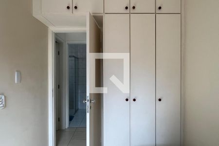 Quarto 1 de apartamento para alugar com 2 quartos, 70m² em Gonzaga, Santos