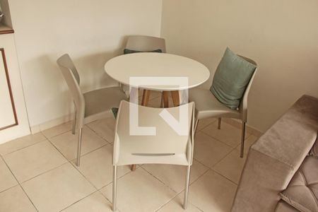 Sala de apartamento para alugar com 2 quartos, 70m² em Gonzaga, Santos