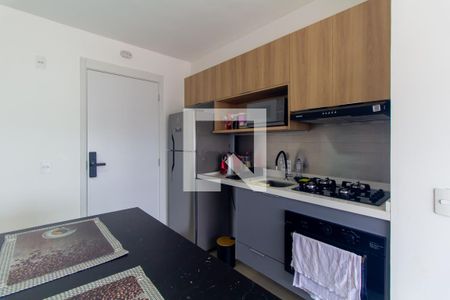 Sala/Cozinha de apartamento para alugar com 1 quarto, 31m² em Vila Santa Clara, São Paulo