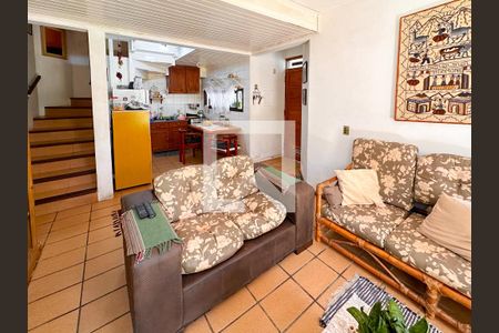 Sala de apartamento para alugar com 3 quartos, 111m² em Canasvieiras, Florianópolis