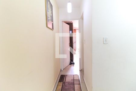 Corredor de casa de condomínio à venda com 2 quartos, 72m² em Itaquera, São Paulo