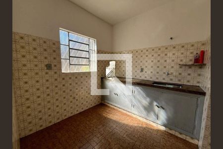 Casa à venda com 4 quartos, 217m² em Vila Anhanguera, Campinas