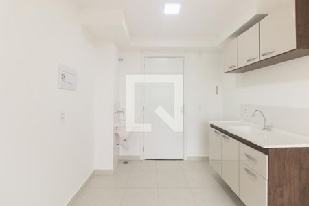 Sala/Cozinha de apartamento para alugar com 1 quarto, 27m² em Guaiauna, São Paulo