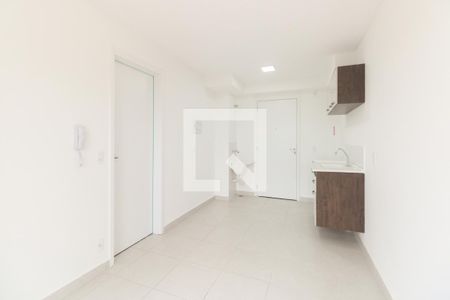 Sala/Cozinha de apartamento para alugar com 1 quarto, 27m² em Guaiauna, São Paulo