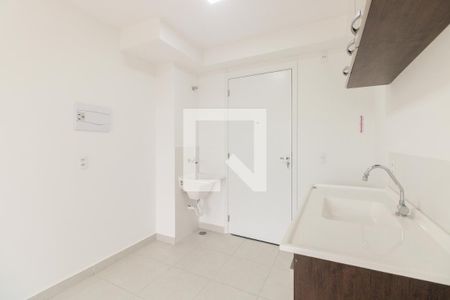 Sala/Cozinha de apartamento para alugar com 1 quarto, 27m² em Guaiauna, São Paulo