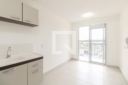Sala/Cozinha de apartamento para alugar com 1 quarto, 27m² em Guaiauna, São Paulo