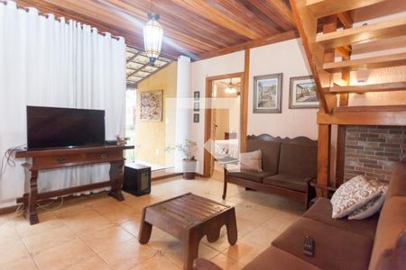 Sala de TV de casa de condomínio para alugar com 4 quartos, 220m² em Nova Lima, Nova Lima