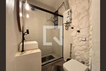 Banheiro social de apartamento à venda com 1 quarto, 32m² em Copacabana, Rio de Janeiro