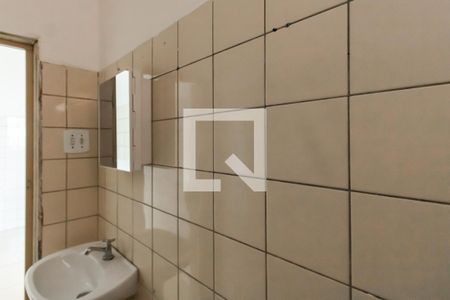 Banheiro  de casa para alugar com 1 quarto, 45m² em Vila Rio Branco, São Paulo