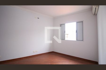 Casa à venda com 3 quartos, 227m² em Vila Ema, São Paulo