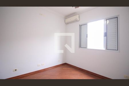 Casa à venda com 3 quartos, 227m² em Vila Ema, São Paulo