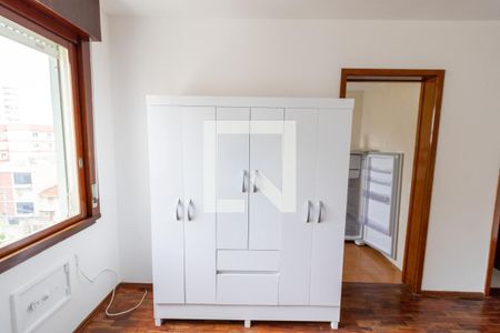 Sala/Quarto de kitnet/studio para alugar com 1 quarto, 30m² em Centro Histórico, Porto Alegre