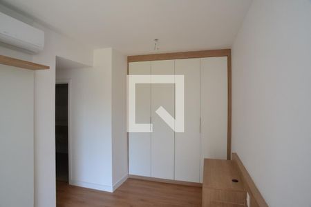 Suíte de apartamento para alugar com 2 quartos, 74m² em Barra da Tijuca, Rio de Janeiro