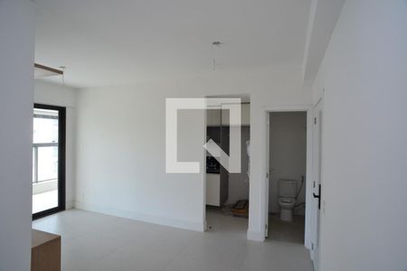 Sala de apartamento para alugar com 2 quartos, 74m² em Barra da Tijuca, Rio de Janeiro