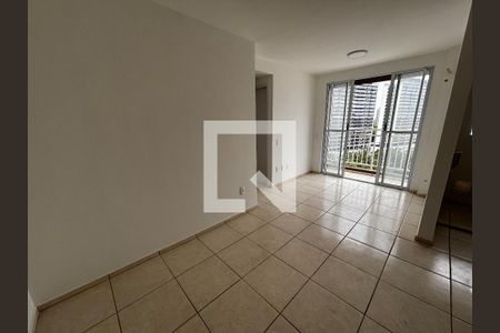 Sala de apartamento para alugar com 3 quartos, 57m² em Barra Olímpica, Rio de Janeiro