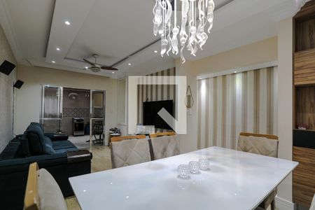 Sala de casa de condomínio para alugar com 2 quartos, 120m² em Centro, Mogi das Cruzes