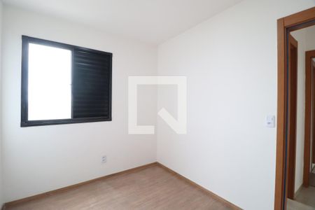 Quarto 1 de apartamento para alugar com 2 quartos, 55m² em Shopping Park, Uberlândia