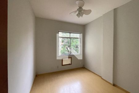Quarto 1 de apartamento para alugar com 2 quartos, 65m² em Ilha do Governador, Rio de Janeiro
