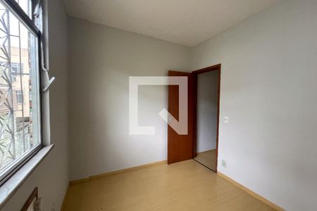 Quarto 2 de apartamento para alugar com 2 quartos, 65m² em Ilha do Governador, Rio de Janeiro