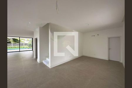 Casa à venda com 5 quartos, 860m² em Barra da Tijuca, Rio de Janeiro