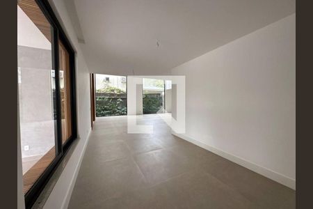 Casa à venda com 5 quartos, 860m² em Barra da Tijuca, Rio de Janeiro