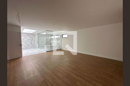 Casa à venda com 5 quartos, 860m² em Barra da Tijuca, Rio de Janeiro