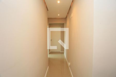 Corredor de apartamento para alugar com 2 quartos, 56m² em Jardim Maria Rosa, Taboão da Serra