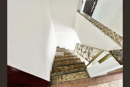 Escada de casa à venda com 3 quartos, 120m² em Jardim São Paulo, São Paulo