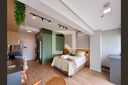 Quarto de kitnet/studio para alugar com 0 quarto, 30m² em Santo Amaro, São Paulo