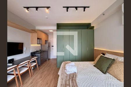Quarto de kitnet/studio para alugar com 0 quarto, 30m² em Santo Amaro, São Paulo