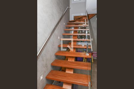 Escada de casa à venda com 3 quartos, 134m² em Lapa de Baixo, São Paulo