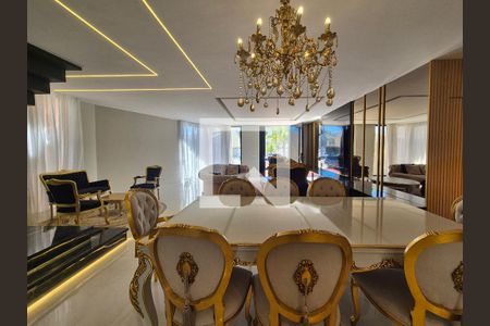 Sala  de casa de condomínio à venda com 4 quartos, 400m² em Recreio dos Bandeirantes, Rio de Janeiro