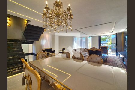 Sala  de casa de condomínio à venda com 4 quartos, 400m² em Recreio dos Bandeirantes, Rio de Janeiro