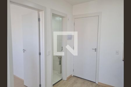 Corredor de apartamento para alugar com 2 quartos, 35m² em Jardim Peri Peri, São Paulo
