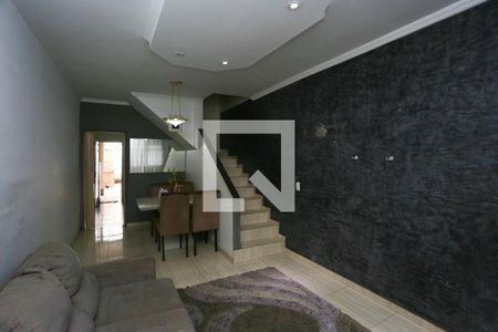 Sala  de casa para alugar com 3 quartos, 5m² em Parque Pinheiros, Taboão da Serra