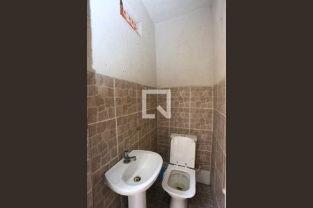 Lavabo de casa para alugar com 3 quartos, 5m² em Parque Pinheiros, Taboão da Serra