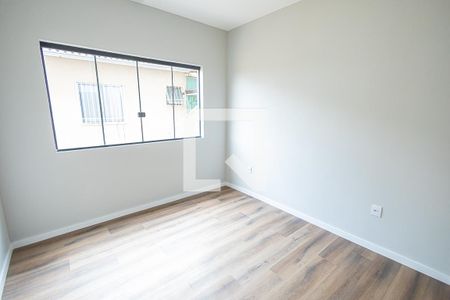 quarto 1 de casa para alugar com 4 quartos, 255m² em Heliópolis, Belo Horizonte