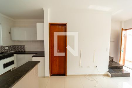 Sala de casa de condomínio para alugar com 2 quartos, 60m² em Vila Paranagua, São Paulo