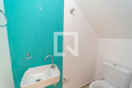 Lavabo de casa de condomínio para alugar com 2 quartos, 60m² em Vila Paranagua, São Paulo